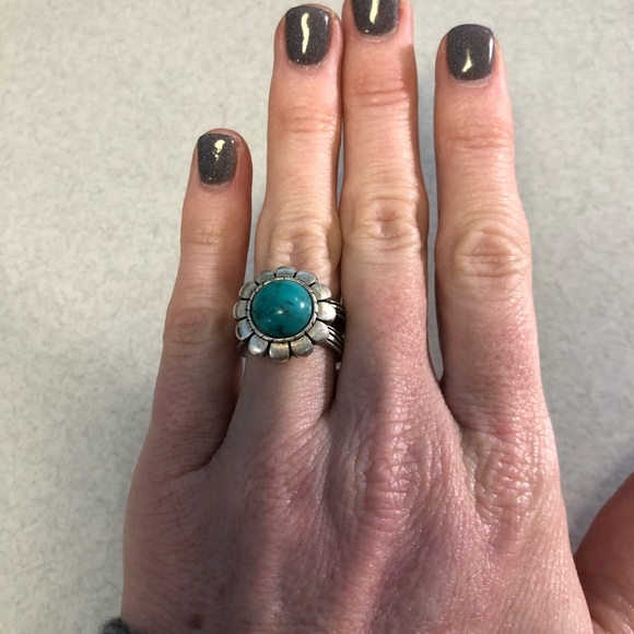 Premier Designs Jewelry - Flower ring by Premier Designs